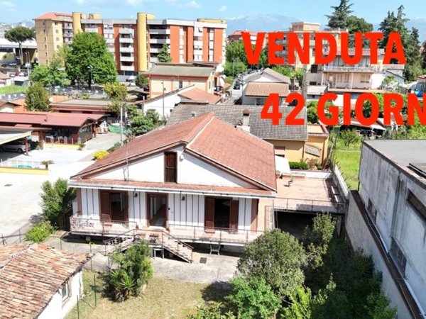 casa indipendente in vendita a Frosinone