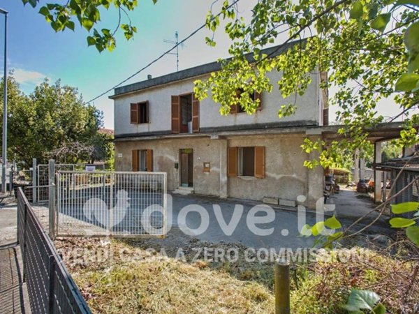 casa indipendente in vendita a Frosinone