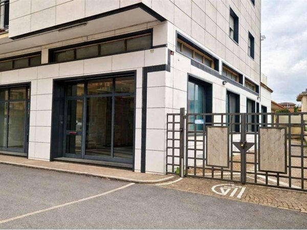 negozio in vendita a Frosinone