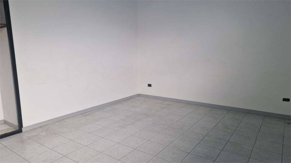 negozio in vendita a Frosinone