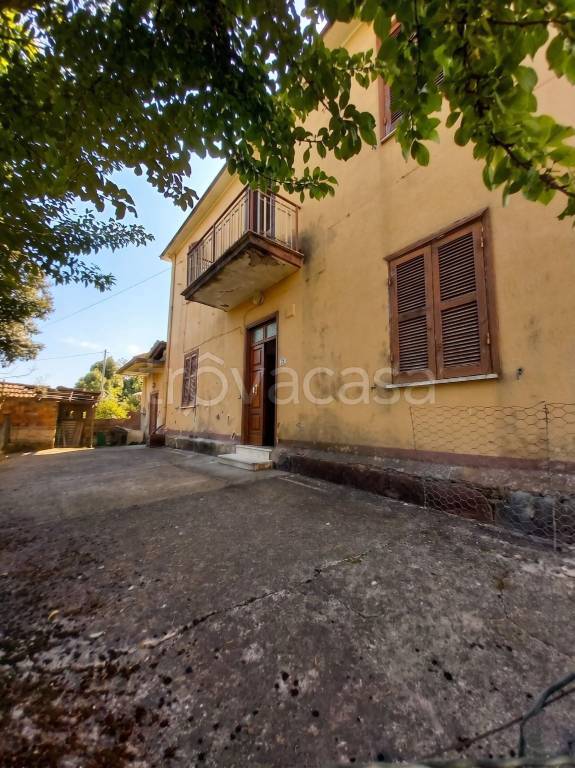 casa indipendente in vendita a Frosinone