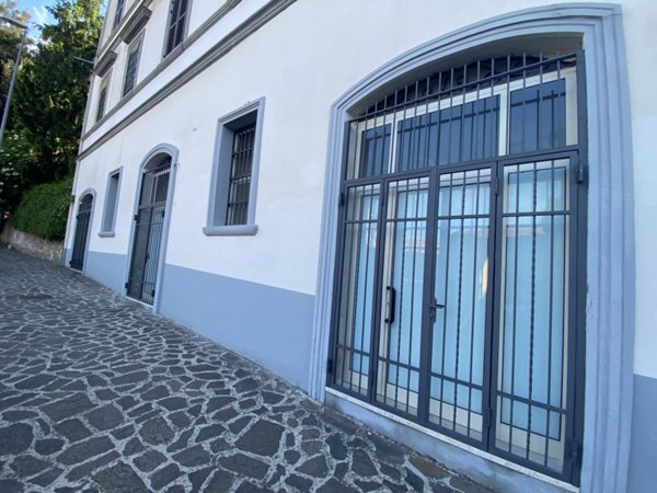 locale commerciale in vendita a Frosinone