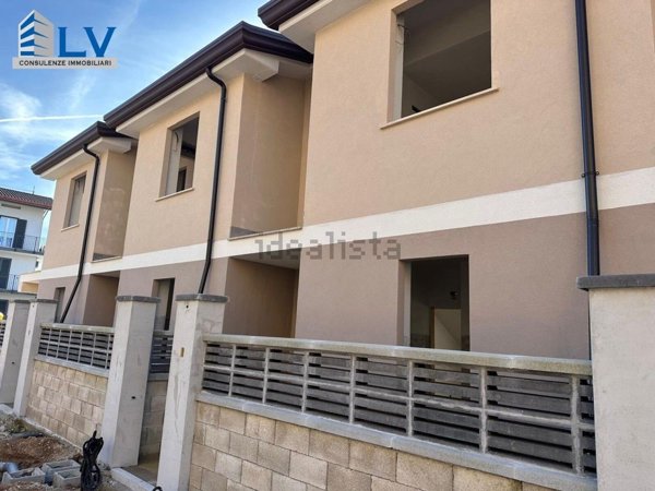 casa indipendente in vendita a Frosinone