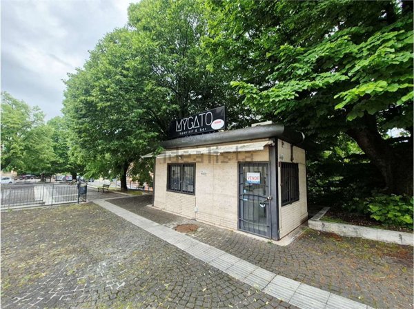 locale commerciale in vendita a Frosinone