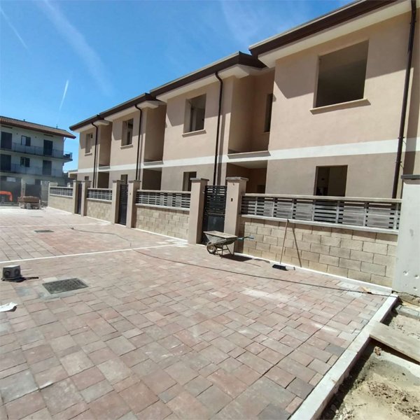 casa indipendente in vendita a Frosinone