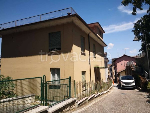 casa indipendente in vendita a Frosinone