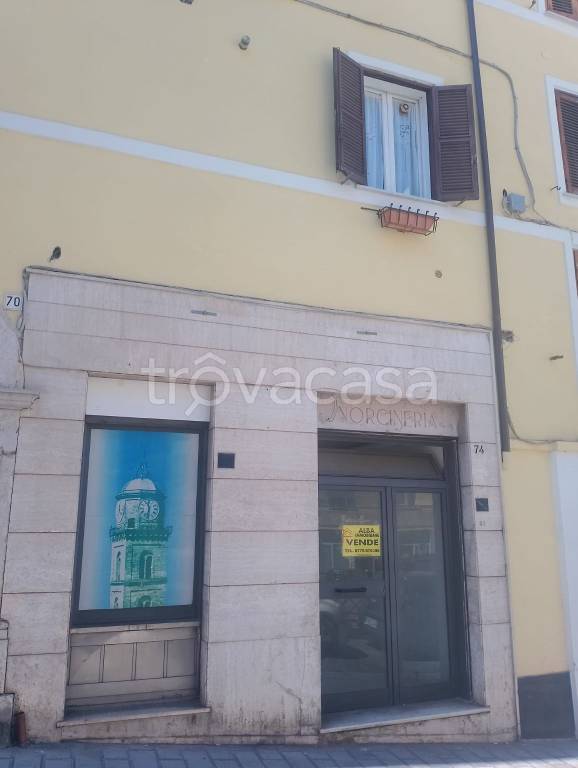 negozio in vendita a Frosinone