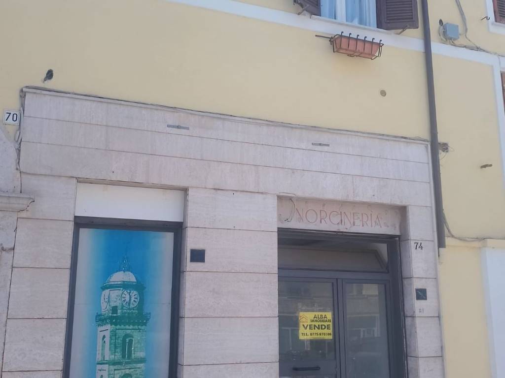 negozio in vendita a Frosinone