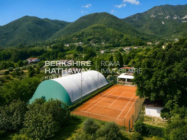 negozio in vendita a Frosinone