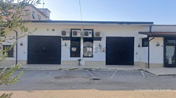 locale commerciale in vendita a Frosinone