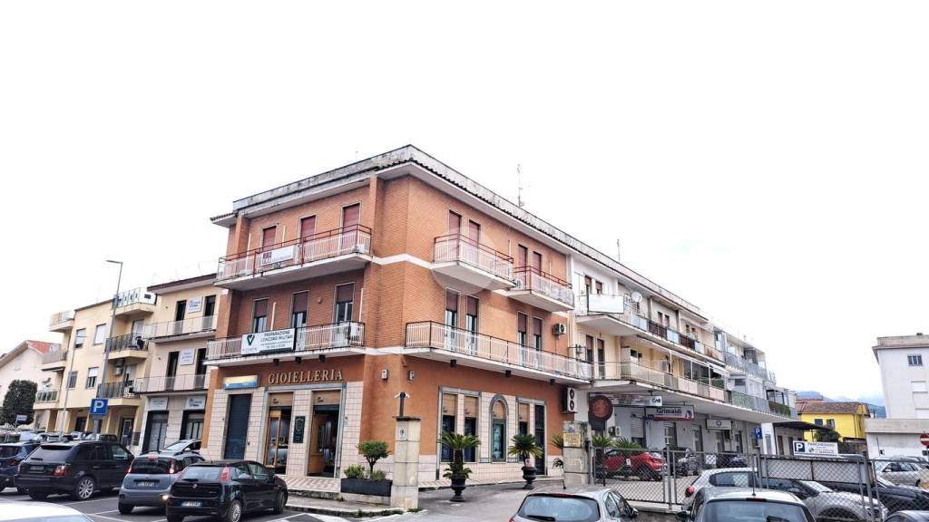 negozio in vendita a Frosinone