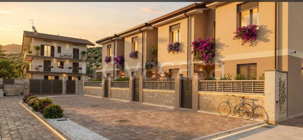 casa indipendente in vendita a Frosinone