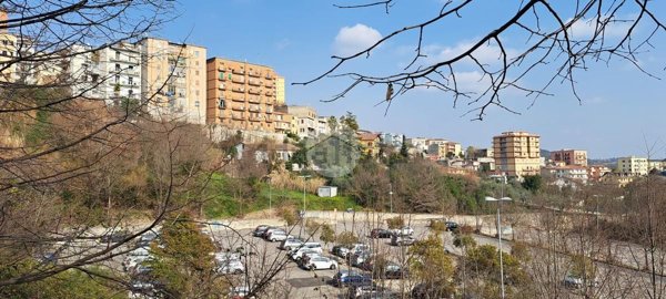 casa indipendente in vendita a Frosinone