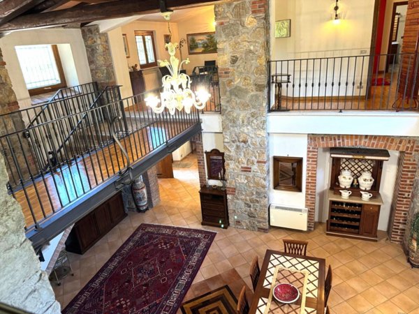 casa indipendente in vendita a Frosinone