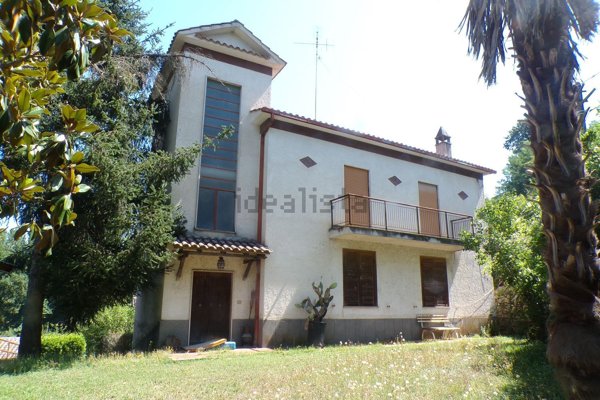 casa indipendente in vendita a Frosinone
