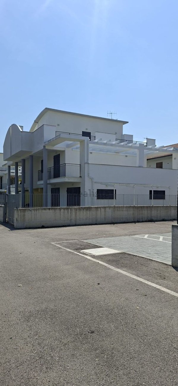 casa indipendente in vendita a Frosinone
