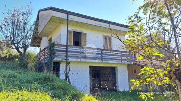 casa indipendente in vendita a Frosinone