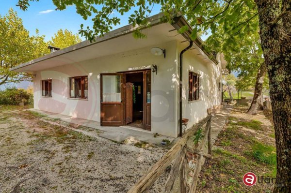 casa indipendente in vendita a Gallinaro
