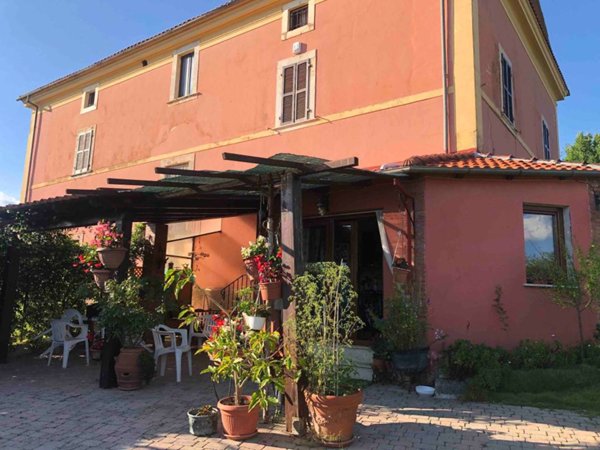 casa indipendente in vendita a Gallinaro