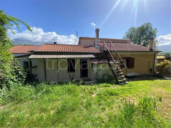 casa indipendente in vendita a Gallinaro