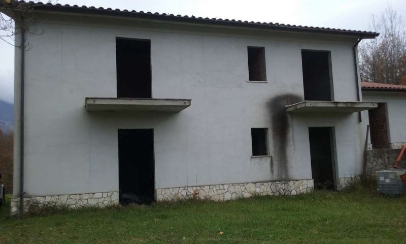casa indipendente in vendita a Gallinaro