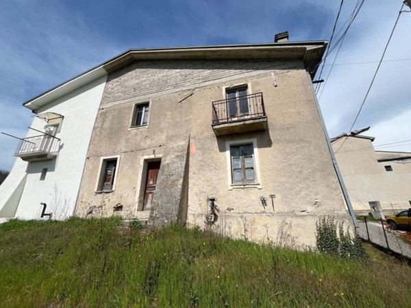 casa indipendente in vendita a Gallinaro