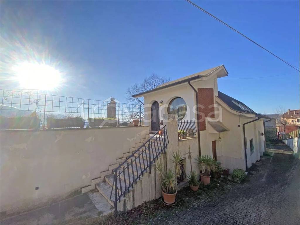 casa indipendente in vendita a Gallinaro