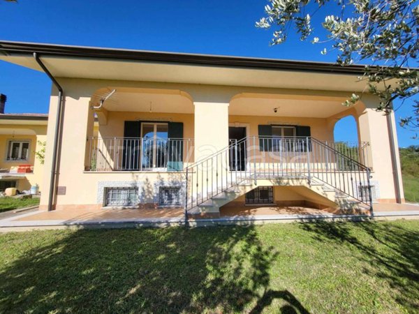 casa indipendente in vendita a Gallinaro
