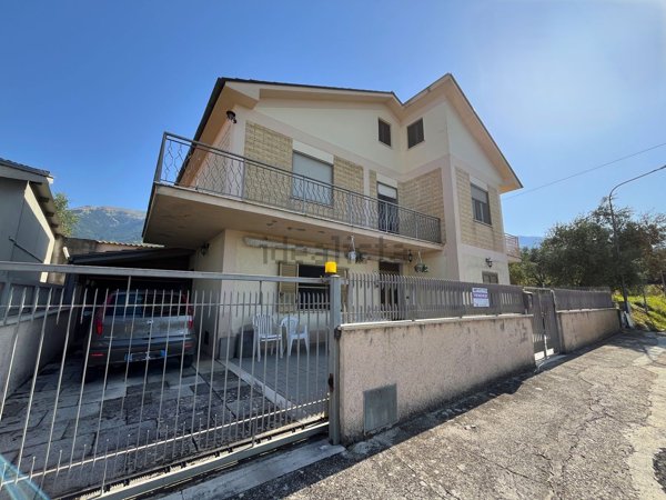 casa indipendente in vendita a Gallinaro