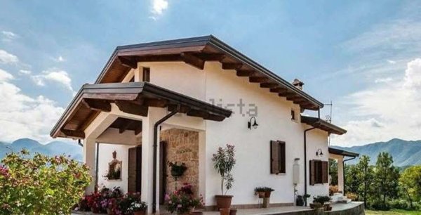 casa indipendente in vendita a Gallinaro