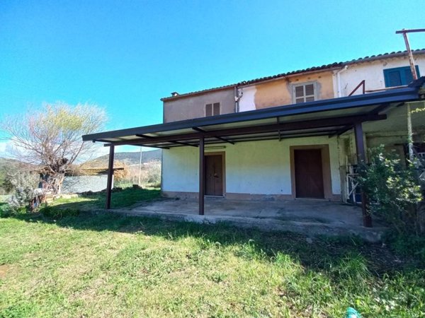 casa indipendente in vendita a Giuliano di Roma