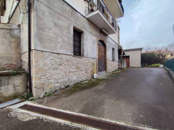 negozio in vendita a Giuliano di Roma