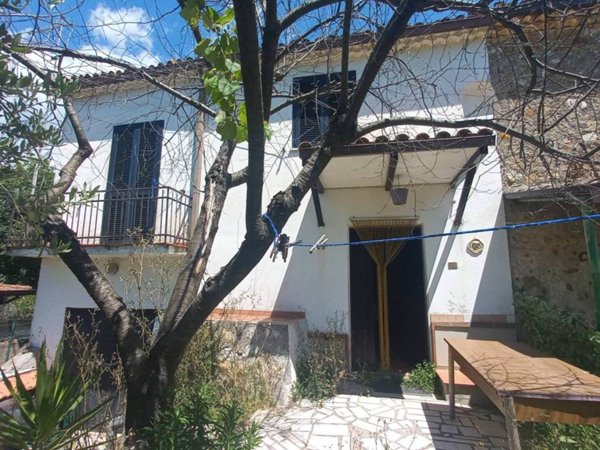 casa indipendente in vendita a Giuliano di Roma