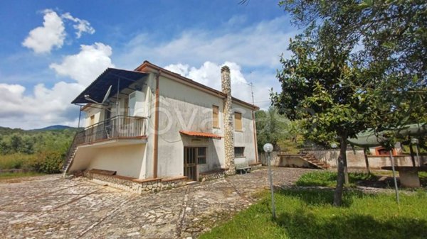 casa indipendente in vendita a Giuliano di Roma