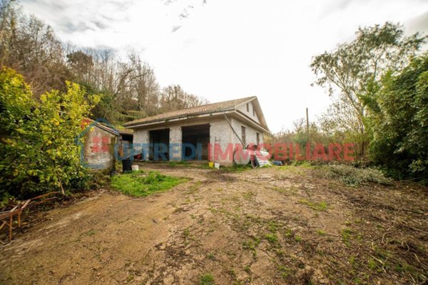 casa indipendente in vendita a Giuliano di Roma