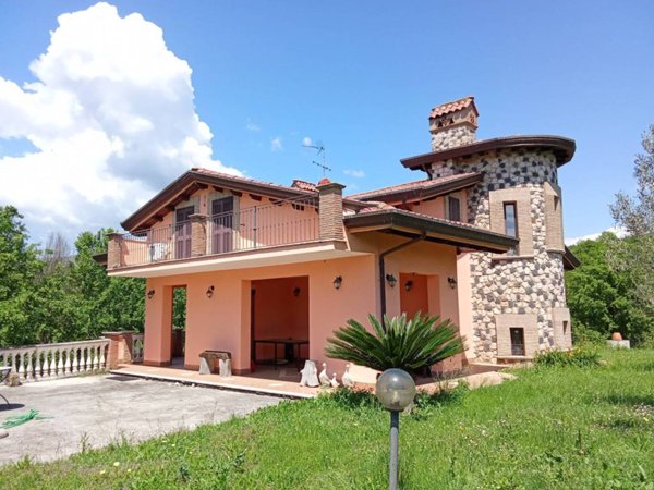 casa indipendente in vendita a Giuliano di Roma