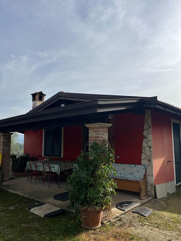 casa indipendente in vendita a Giuliano di Roma