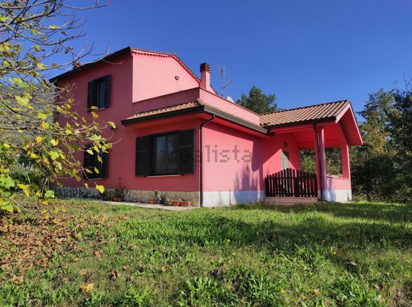 casa indipendente in vendita a Giuliano di Roma