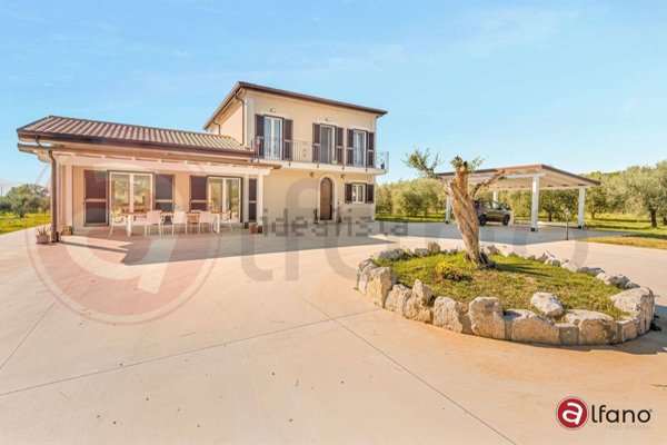 casa indipendente in vendita a Giuliano di Roma