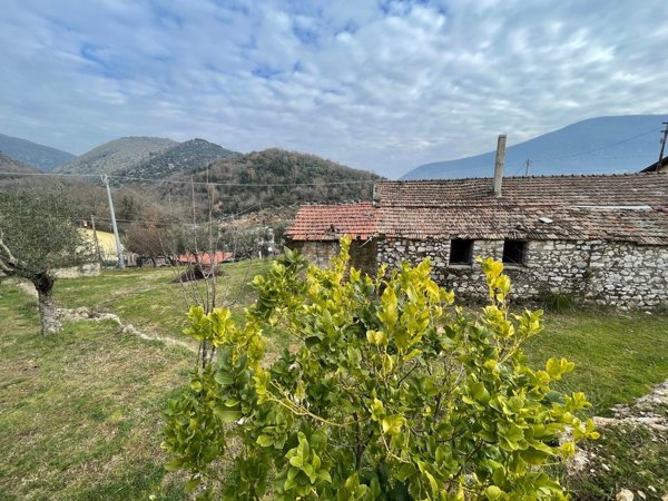 casa indipendente in vendita a Giuliano di Roma