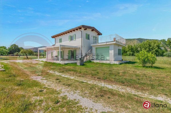 casa indipendente in vendita a Giuliano di Roma