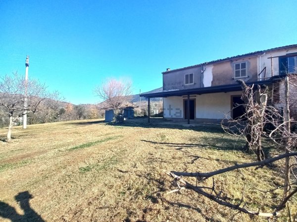 casa semindipendente in vendita a Giuliano di Roma