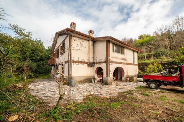 casa indipendente in vendita a Giuliano di Roma