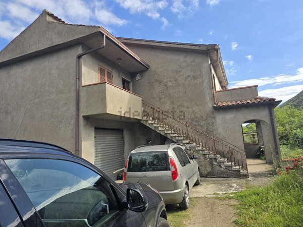 casa indipendente in vendita a Giuliano di Roma