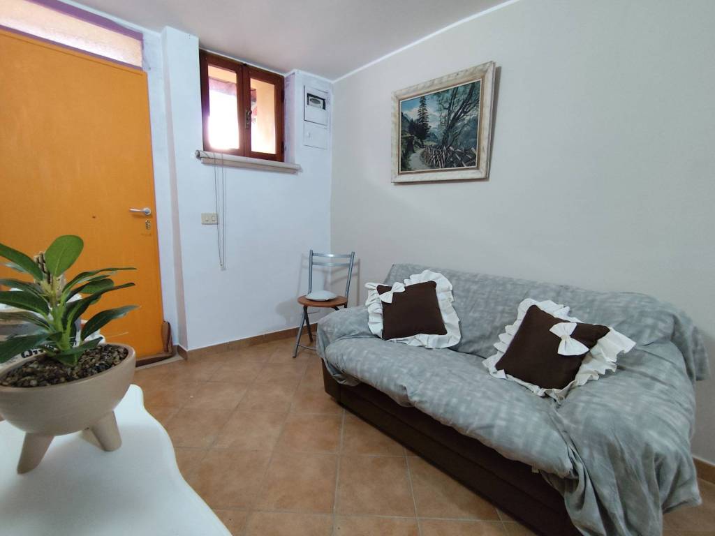 casa indipendente in vendita a Giuliano di Roma