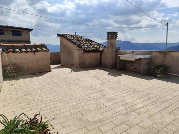 casa indipendente in vendita a Giuliano di Roma