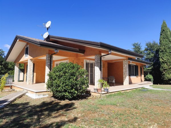 casa indipendente in vendita a Giuliano di Roma