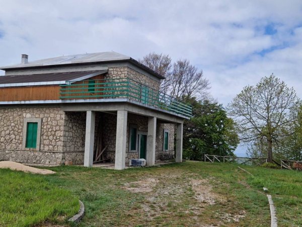 casa indipendente in vendita a Guarcino