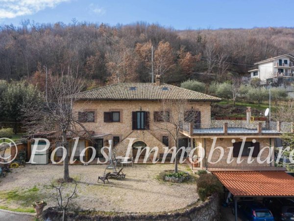 casa indipendente in vendita a Guarcino