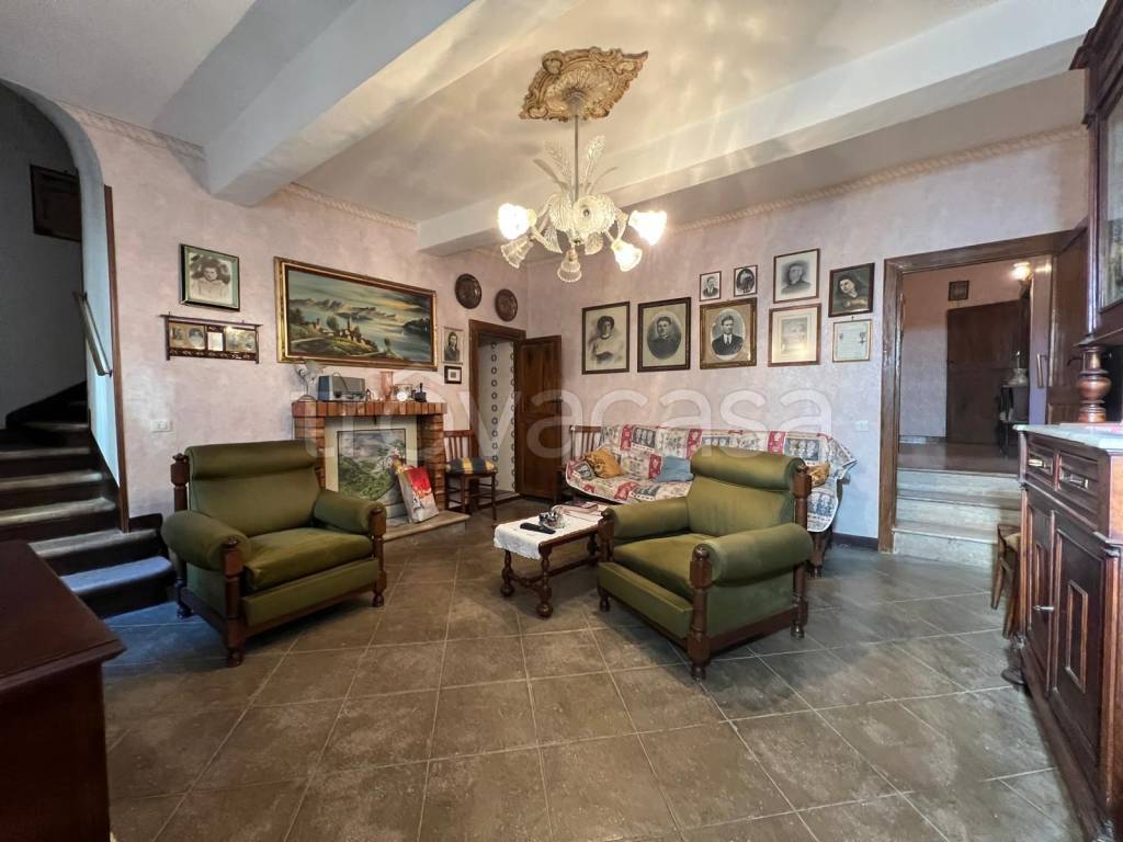 casa indipendente in vendita a Guarcino